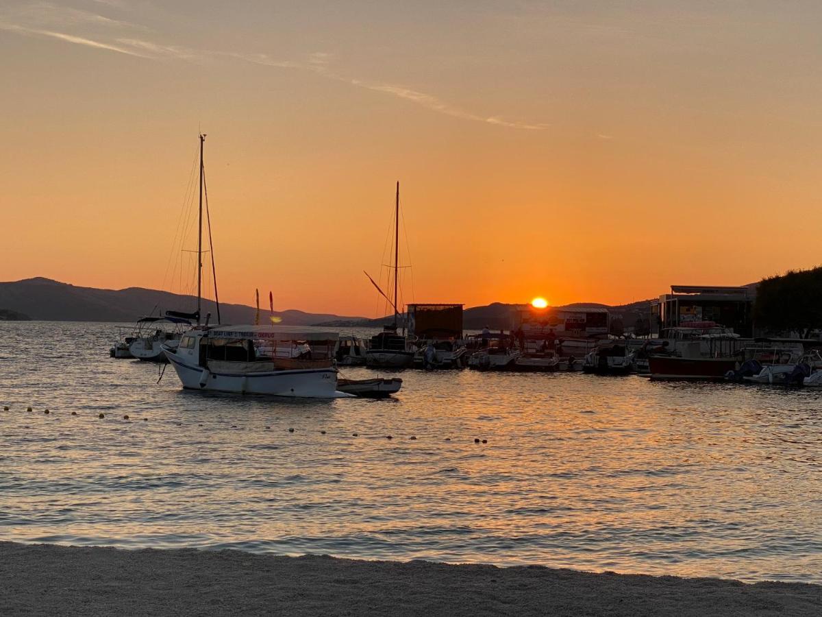 Apartmani Area Doma Trogir Luaran gambar